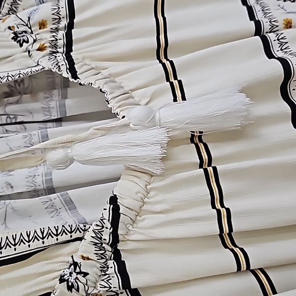 Nwt LOFT Creme/Black/Gold Floral Cap Sleeve V Neckline Resort Wear - Picture 17 of 17